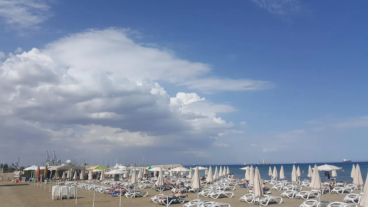 Alex Beach Apartment 33 Larnaka 0*,